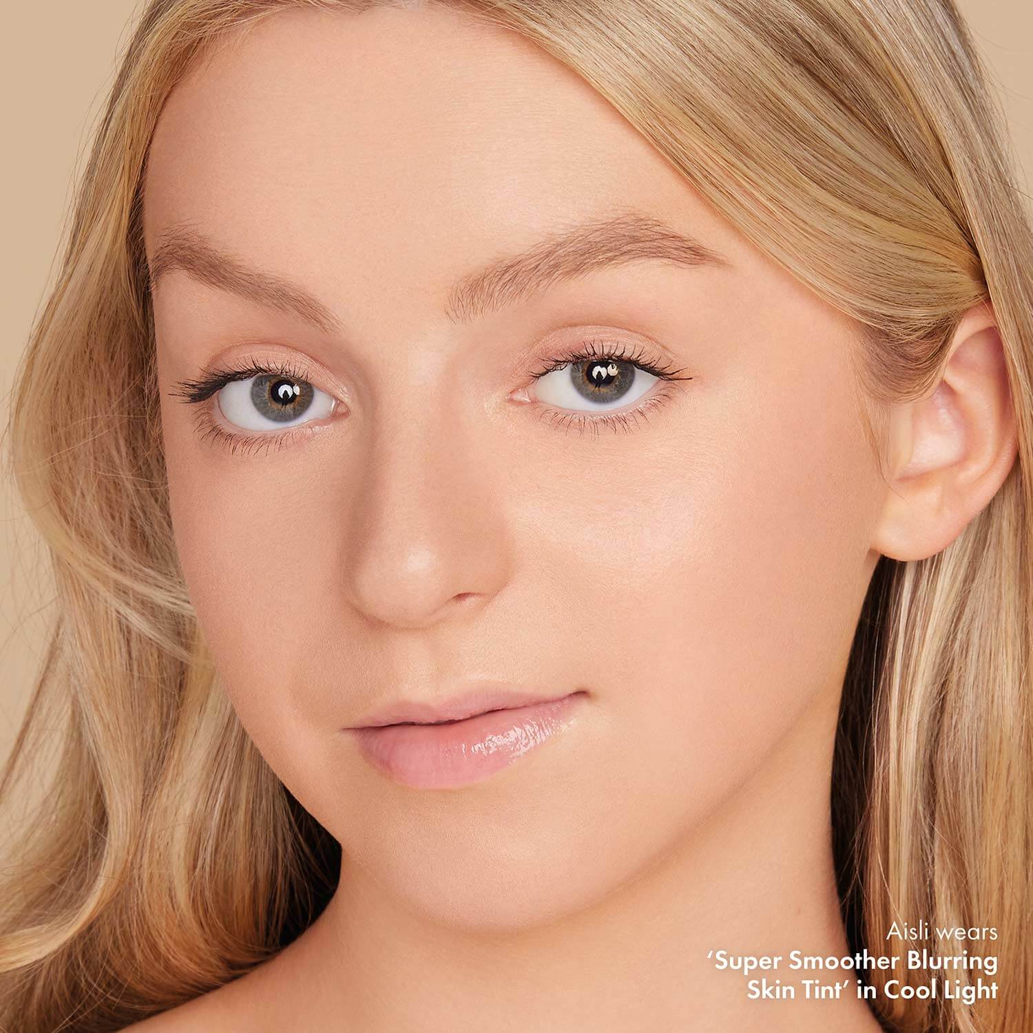SUPER SMOOTHER BLURRING SKIN TINT (TINTE HIDRATANTE PARA LA PIEL)
